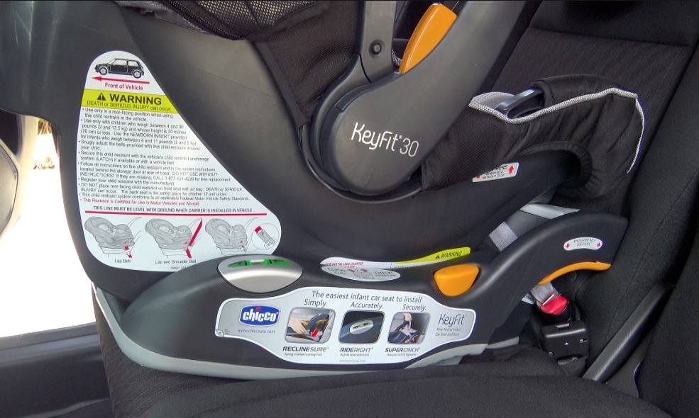 installing chicco car seat base